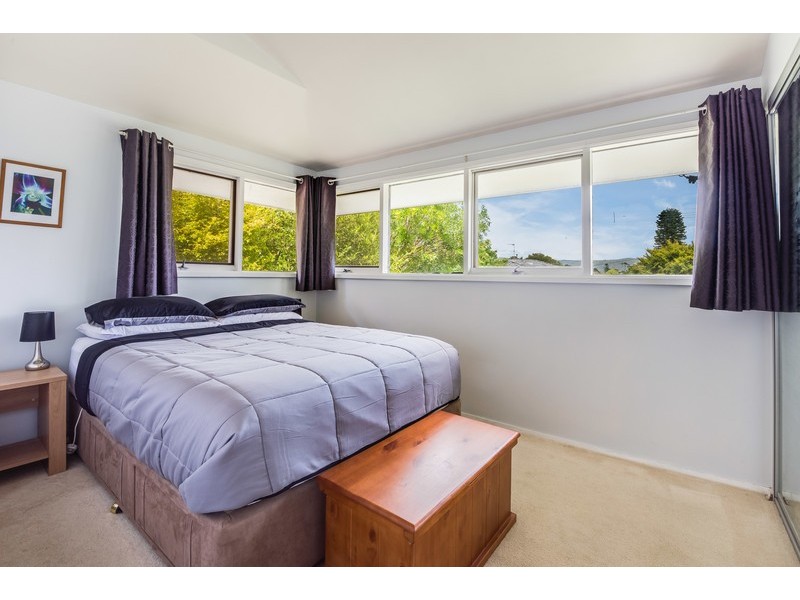 4 The Grove, Wyoming NSW 2250