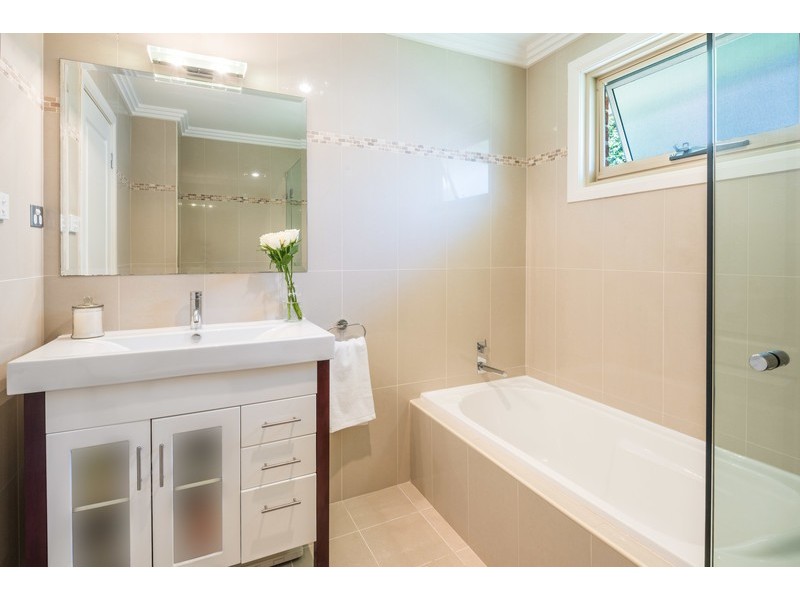 16 Jean Norman Close, Wyoming NSW 2250