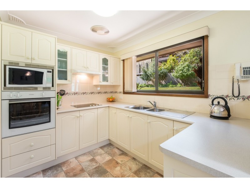 13 Pangari Close, Wyoming NSW 2250