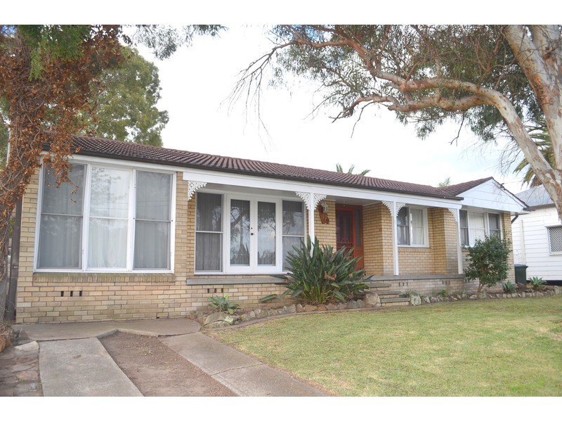 17 Karuah Street, Thornton NSW 2322