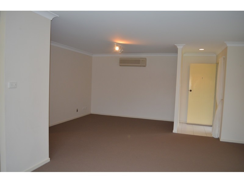 1/2 Bronwyn Close, Thornton NSW 2322