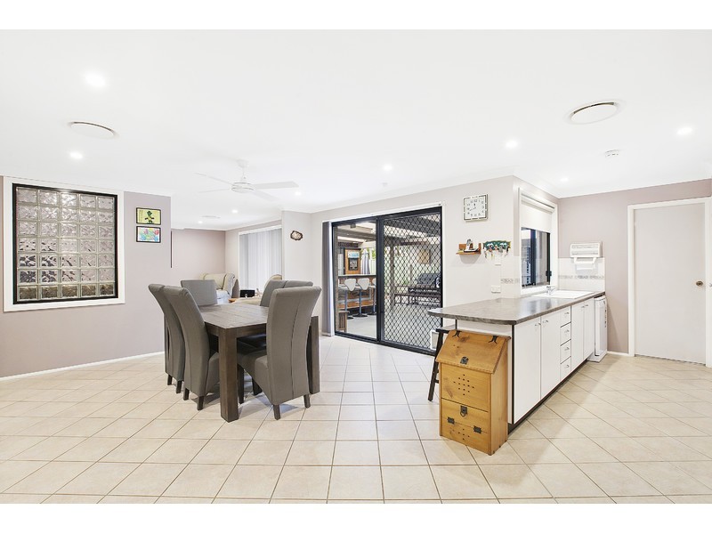 8 Somerset Drive, Thornton NSW 2322