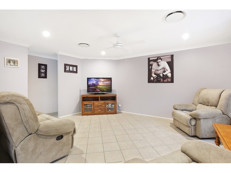 8 Somerset Drive, Thornton NSW 2322