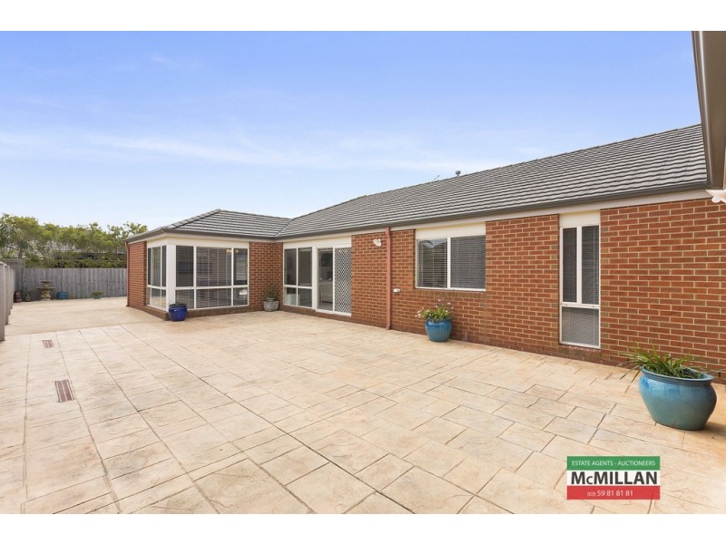 69 Victoria Street, Safety Beach VIC 3936