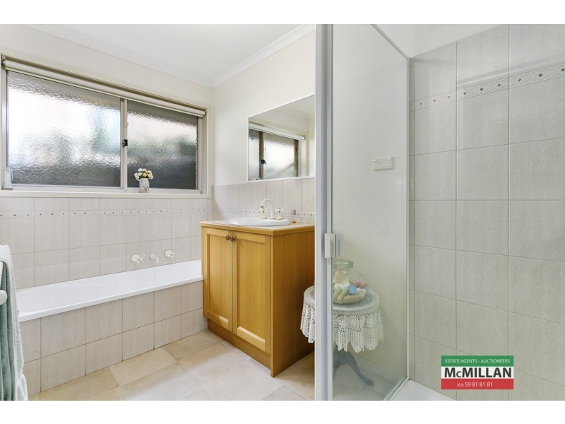 124 Fifth Avenue, Rosebud VIC 3939