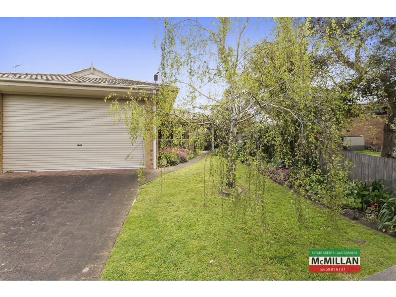 124 Fifth Avenue, Rosebud VIC 3939