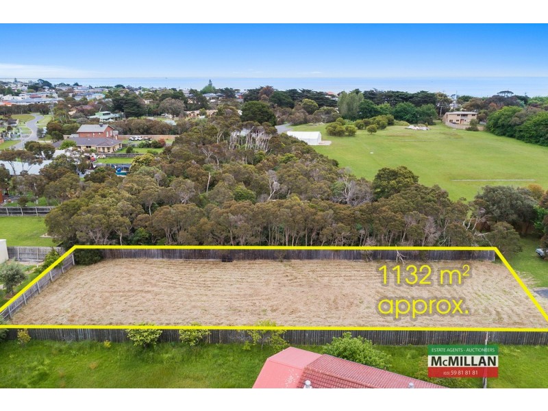 26 Balmoral Avenue, Safety Beach VIC 3936