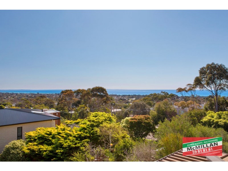 32 Cairn Road, Mccrae VIC 3938