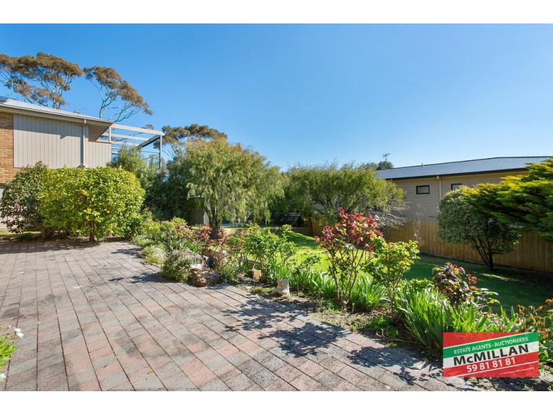 32 Cairn Road, Mccrae VIC 3938