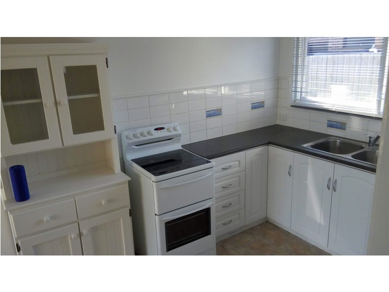 2/78 Seaview Avenue, Safety Beach VIC 3936