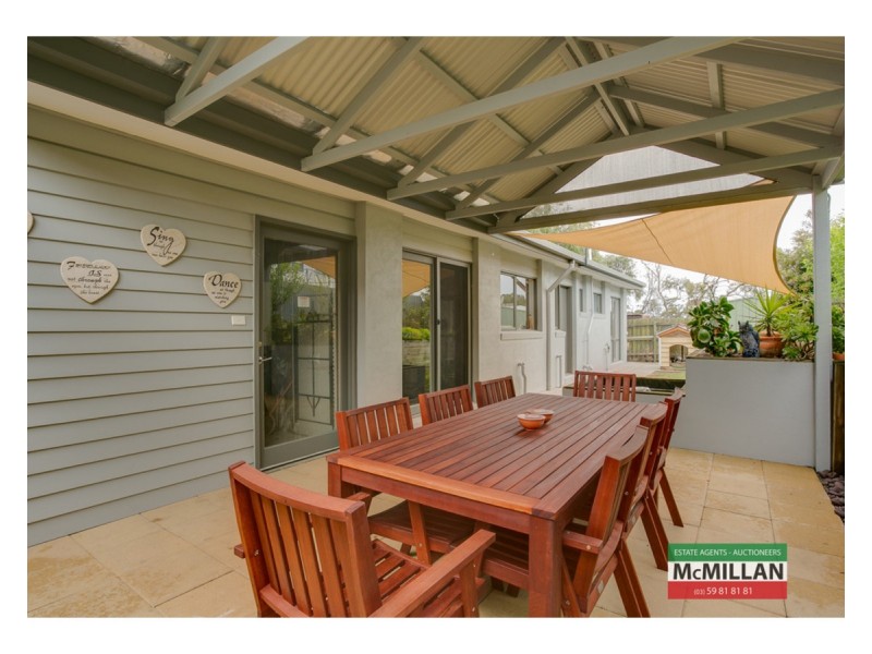 28 Cleeland Crt, Rosebud VIC 3939