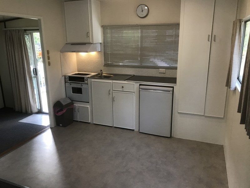 Cabin 27/131 Nepean Highway, Dromana VIC 3936