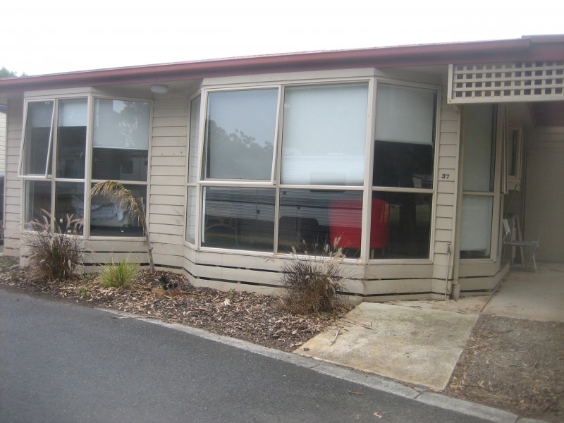 Cabin 37/131 Nepean Highway, Dromana VIC 3936