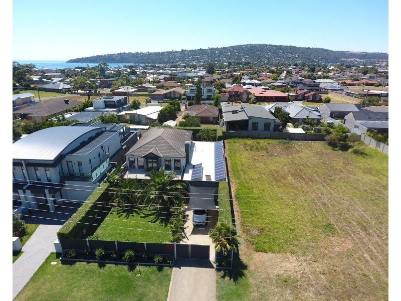 17 Pickings Road, Safety Beach VIC 3936