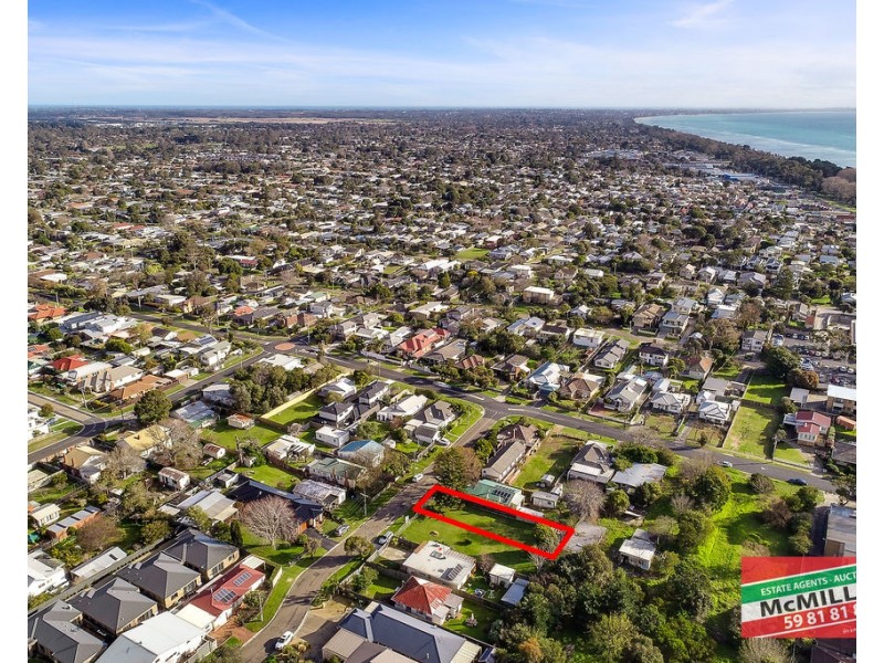 14 Gipps Street, Rosebud VIC 3939