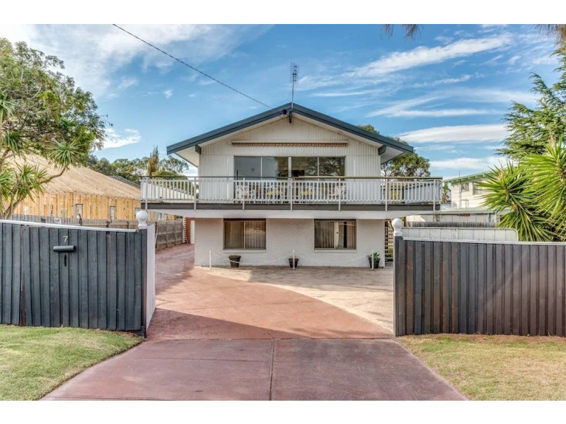 7 Pebble Way, Safety Beach VIC 3936