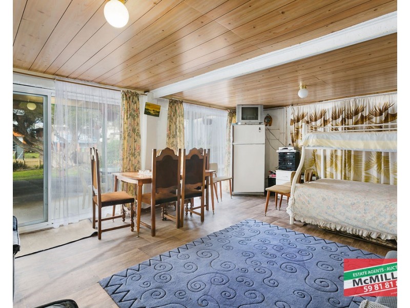 24 Eighth Avenue, Rosebud VIC 3939