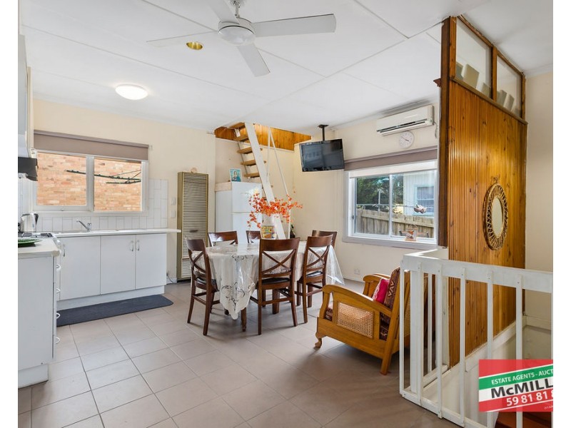 24 Eighth Avenue, Rosebud VIC 3939