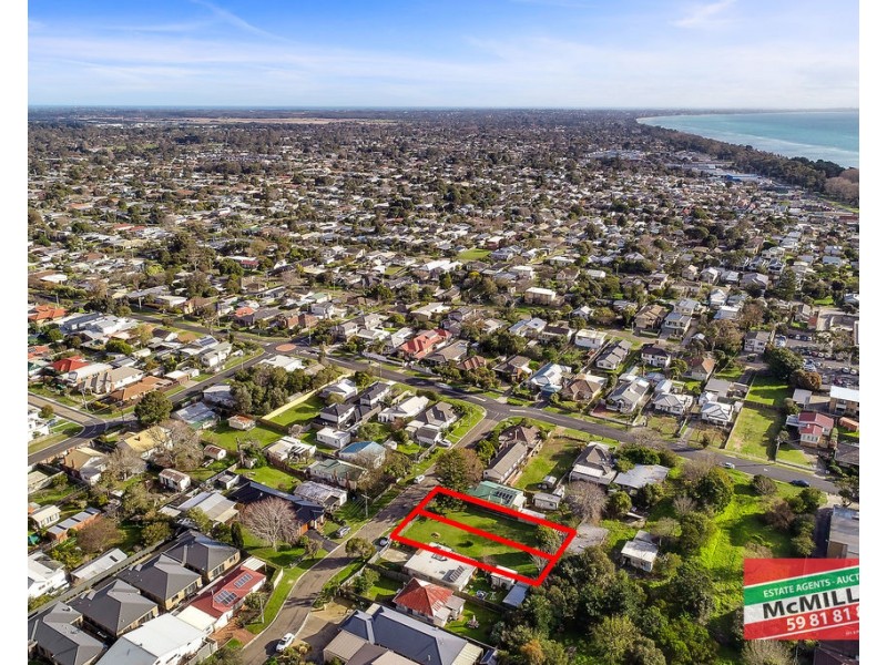 16 Gipps Street, Rosebud VIC 3939