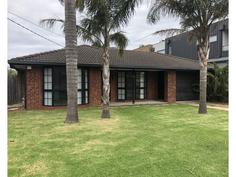 12 Madura Street, Rosebud VIC 3939