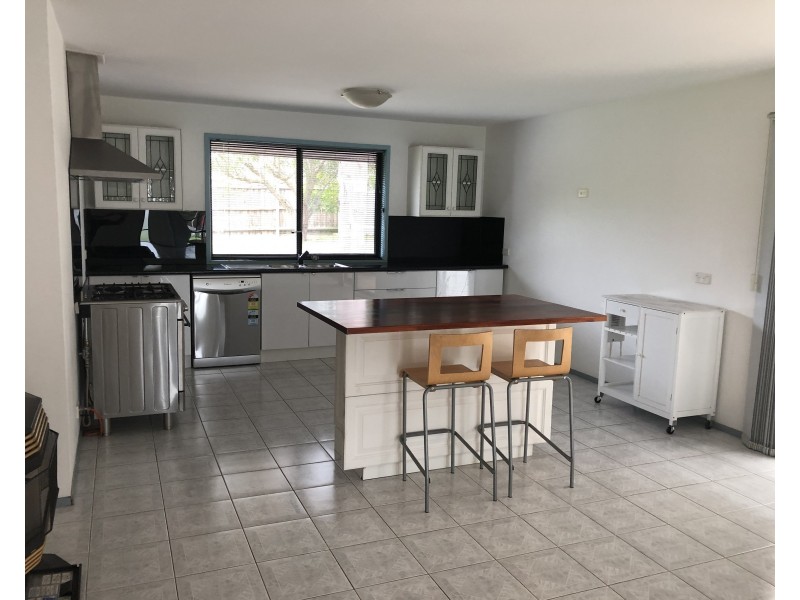 12 Madura Street, Rosebud VIC 3939