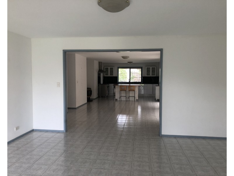 12 Madura Street, Rosebud VIC 3939