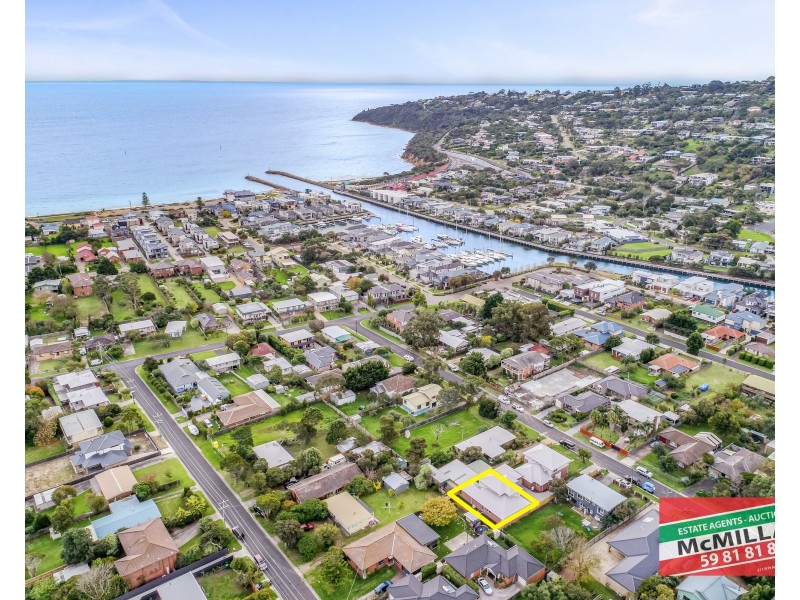 2/12 Iluka Street, Safety Beach VIC 3936