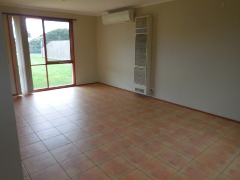 8 Lake View Drive, Safety Beach VIC 3936