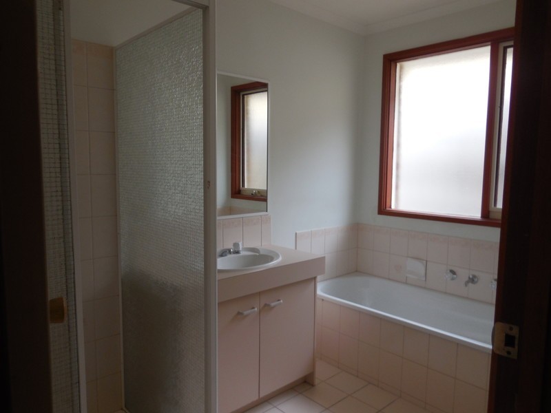 8 Lake View Drive, Safety Beach VIC 3936