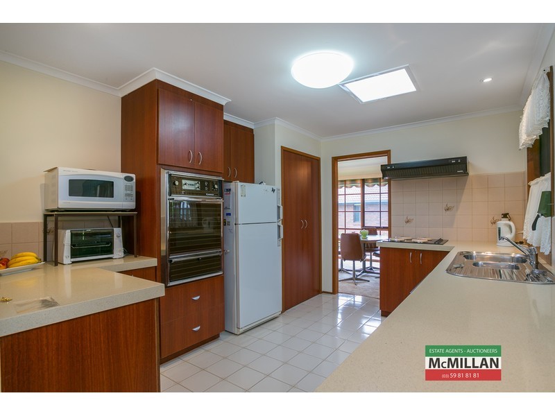 3 Crest Drive, Rosebud VIC 3939