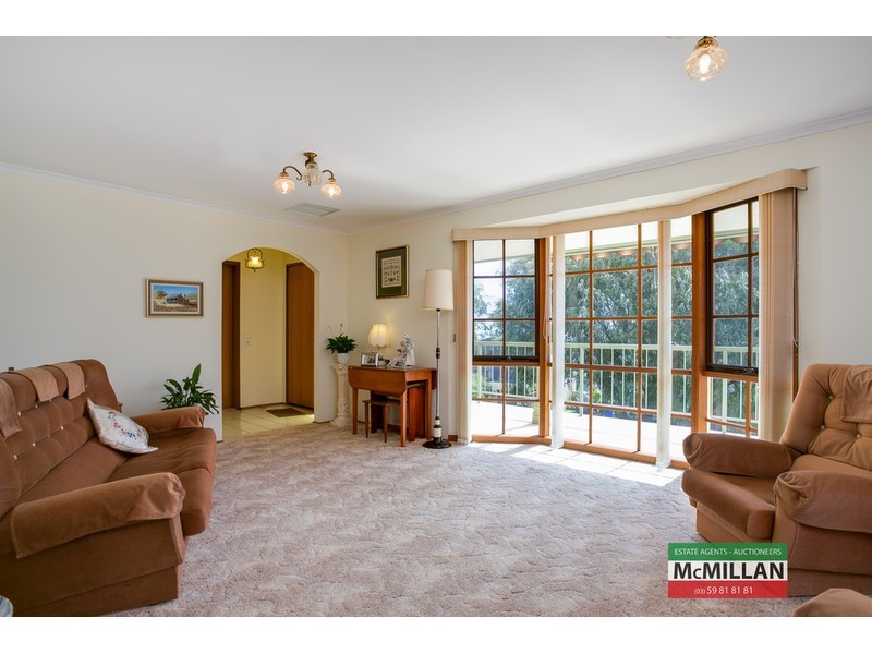 3 Crest Drive, Rosebud VIC 3939