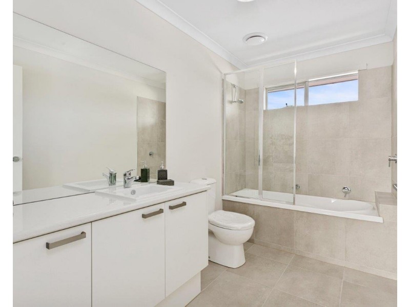 2/7-9 Koorong Avenue, Rosebud VIC 3939