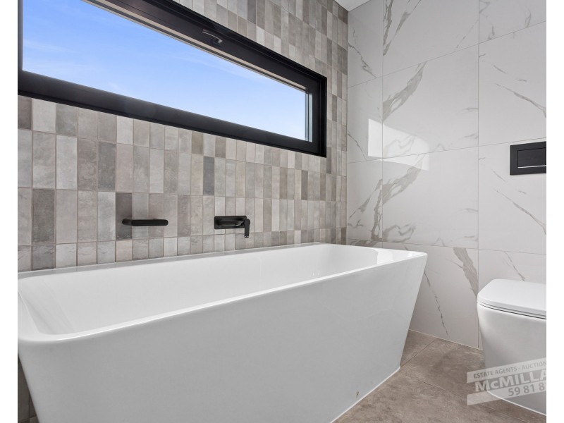 42 Elizabeth Drive, Rosebud VIC 3939