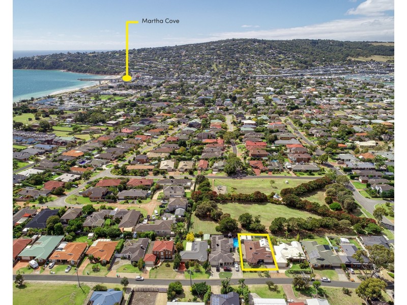 41 Tonkin Street, Safety Beach VIC 3936