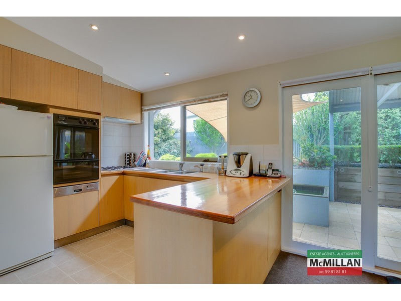 28 Cleeland Crt, Rosebud VIC 3939