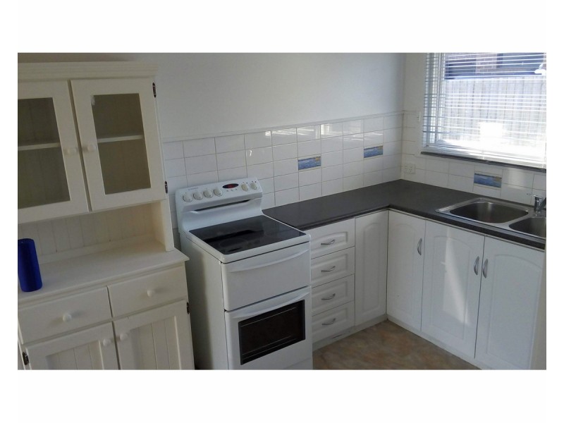 2/78 Seaview Avenue, Safety Beach VIC 3936