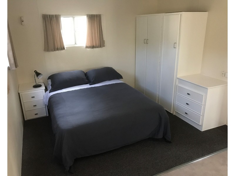 Cabin 27/131 Nepean Highway, Dromana VIC 3936
