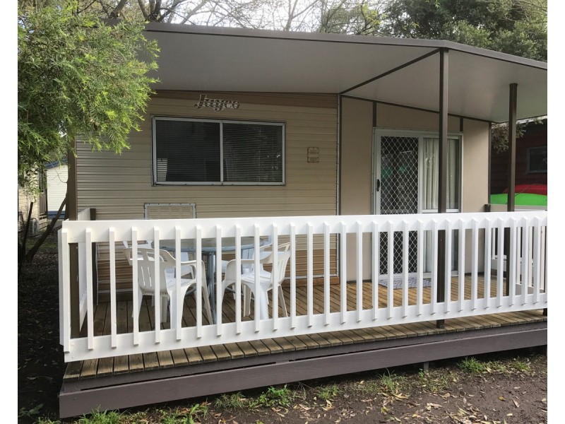 Cabin 27/131 Nepean Highway, Dromana VIC 3936