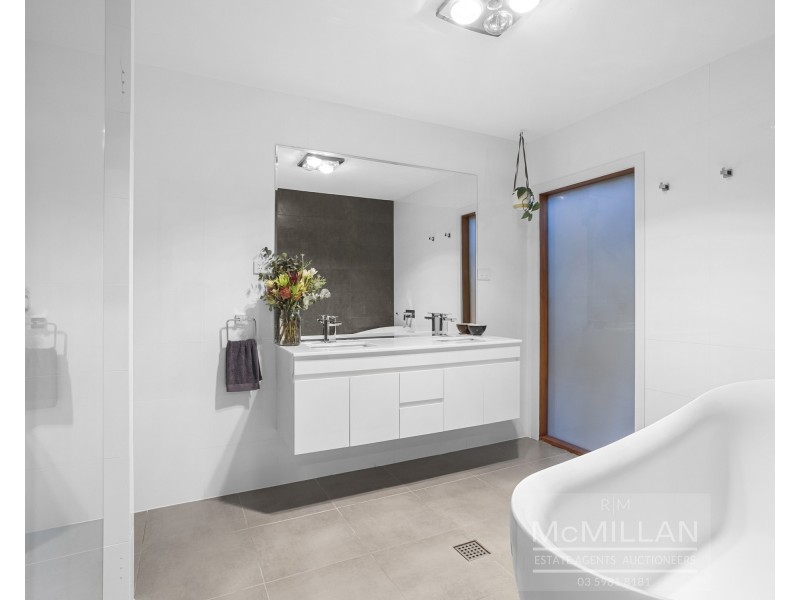 24 Sunningdale Road, Rosebud VIC 3939