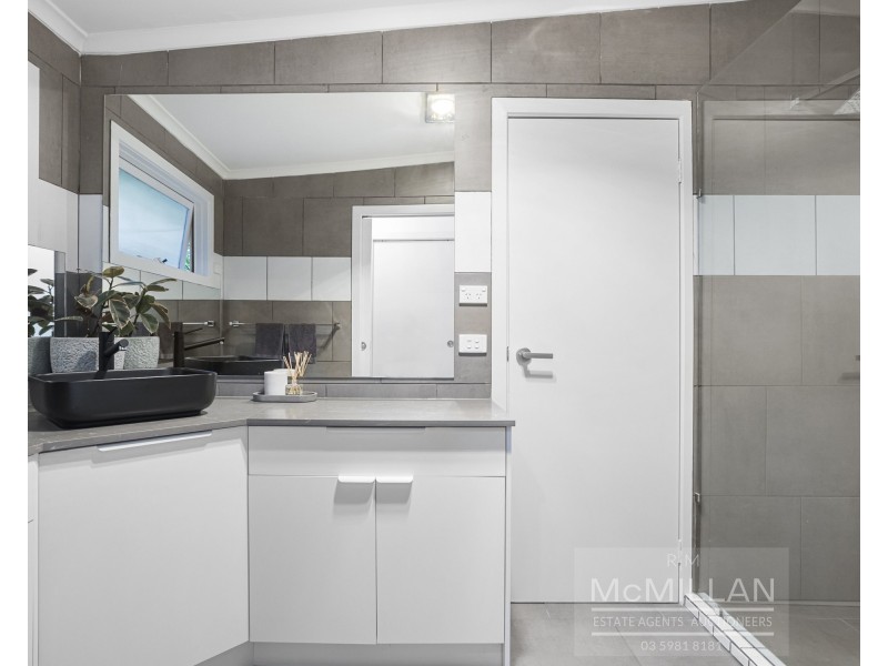 24 Sunningdale Road, Rosebud VIC 3939