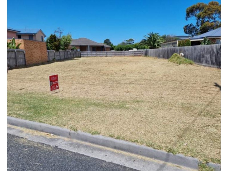 6 Seaview Avenue, Safety Beach VIC 3936