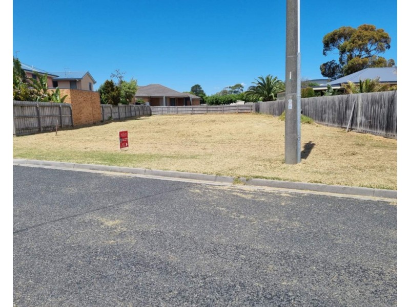 6 Seaview Avenue, Safety Beach VIC 3936