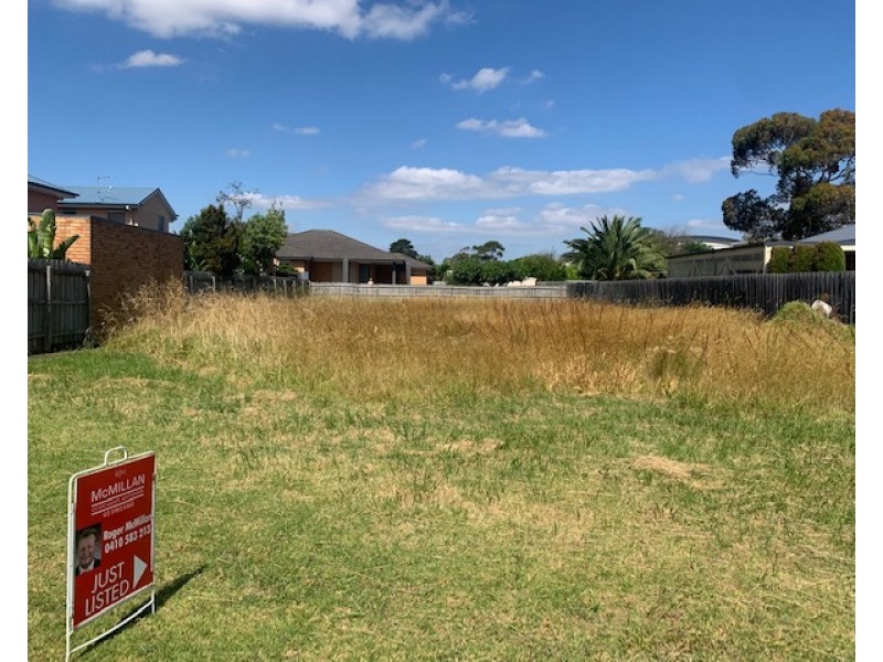 6 Seaview Avenue, Safety Beach VIC 3936