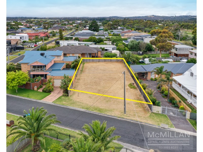 6 Seaview Avenue, Safety Beach VIC 3936