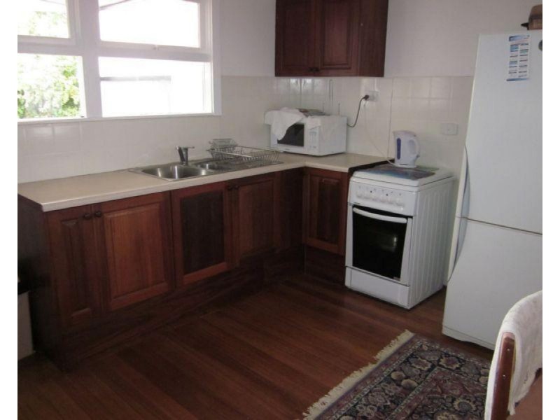 69 Fourth Avenue, Rosebud VIC 3939