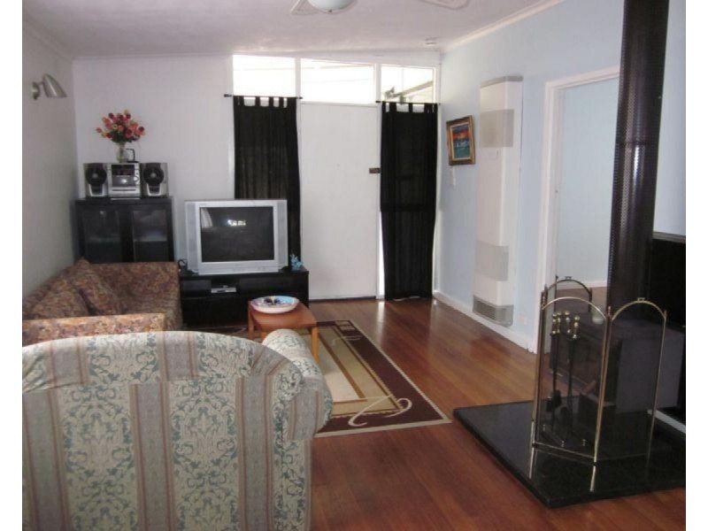 69 Fourth Avenue, Rosebud VIC 3939