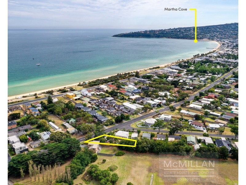 66 Dromana Parade, Safety Beach VIC 3936