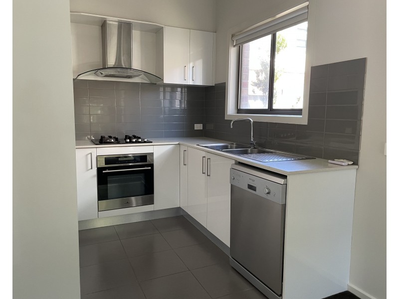 18/140 Country Club Drive, Safety Beach VIC 3936