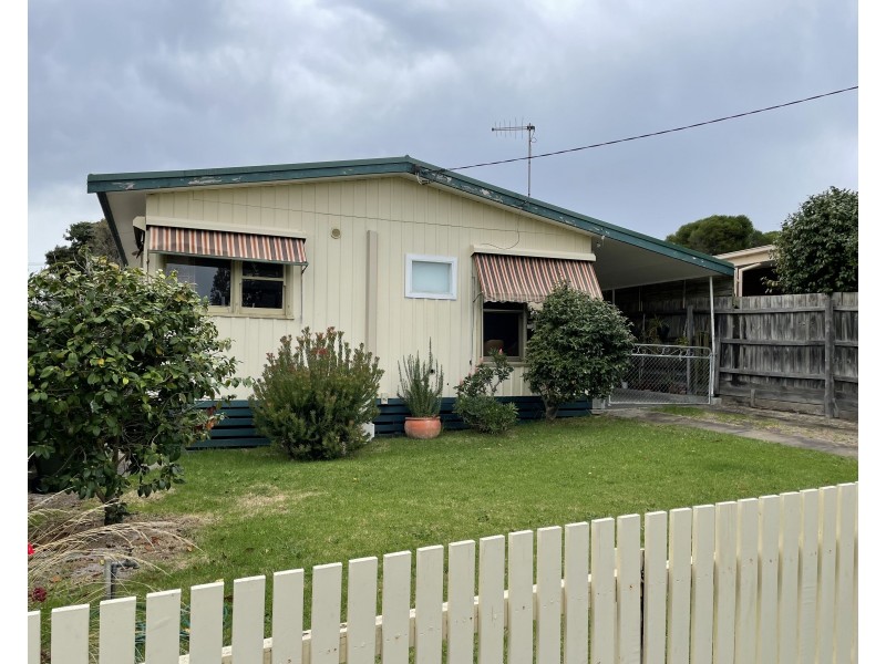 117 Sixth Avenue, Rosebud VIC 3939