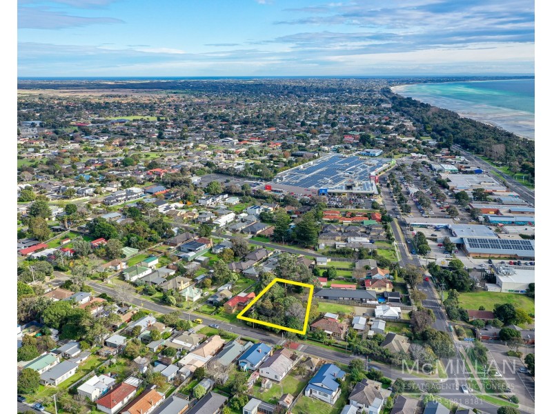 10 First Avenue, Rosebud VIC 3939